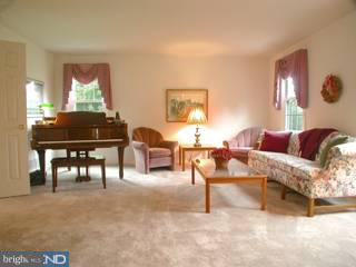 1099 Armstrong Court Wayne, PA 19087 - Photo 2 of 6
