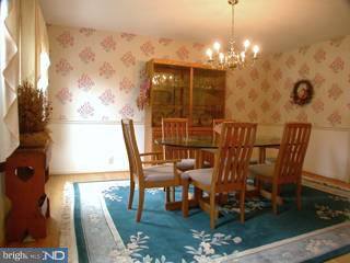 1099 Armstrong Court Wayne, PA 19087 - Photo 3 of 6