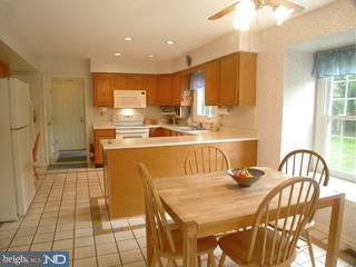 1099 Armstrong Court Wayne, PA 19087 - Photo 4 of 6