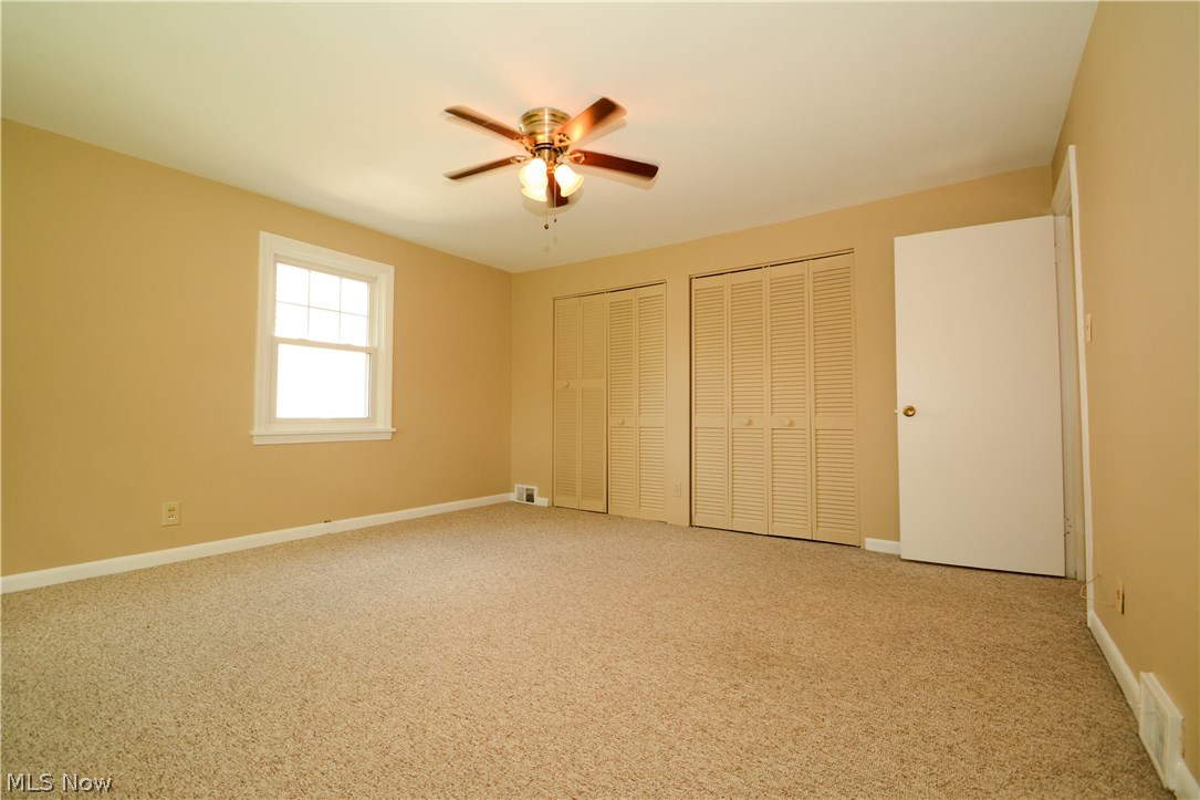 2623 Milton Road Cleveland, OH 44118 - Photo 15 of 35