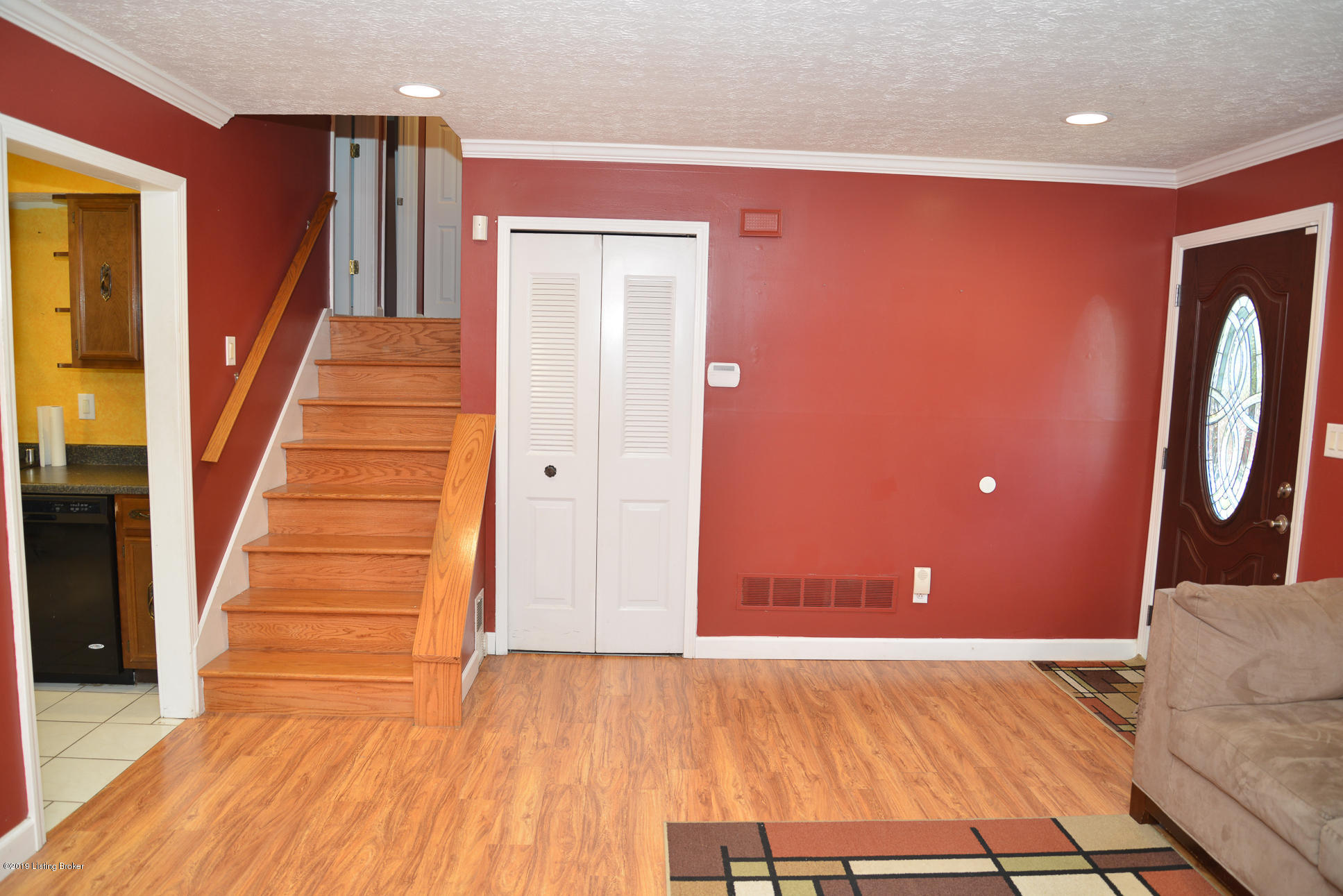 5112 Queens Castle Road Louisville, KY 40229 - Photo 8 of 35 5112_QueenCastleRd-6