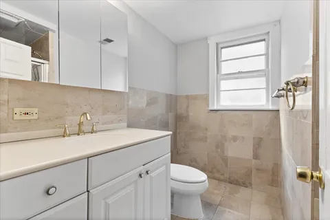 $525,000 | 7357 North Crawford Avenue, Lincolnwood, IL 60712