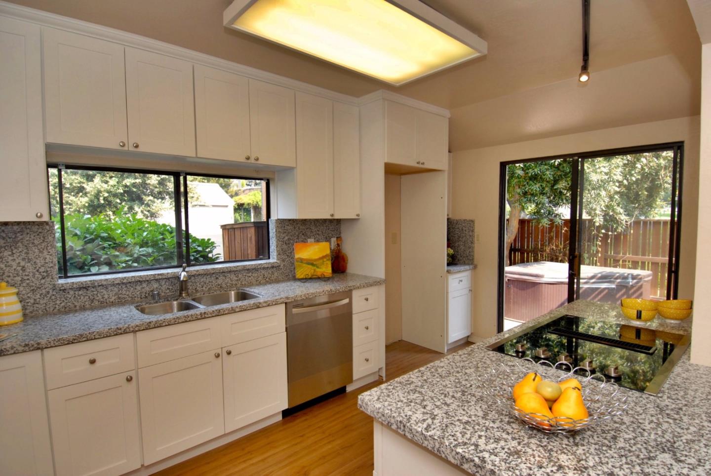 27 Farm Road Los Altos, CA 94024 - Photo 8 of 21