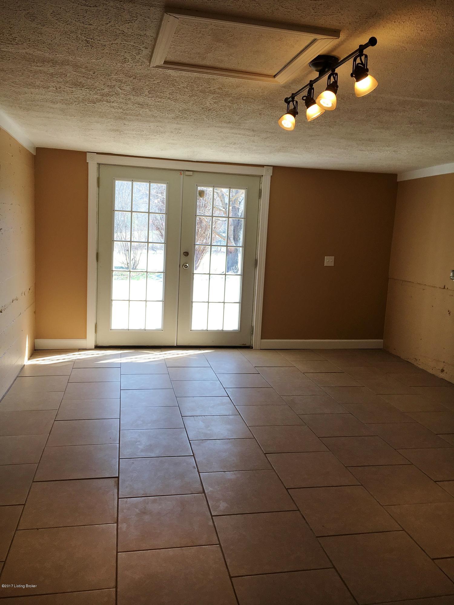 5300 Pendleton Road Louisville, KY 40272 - Photo 22 of 92 Pendleton-bedroom-5