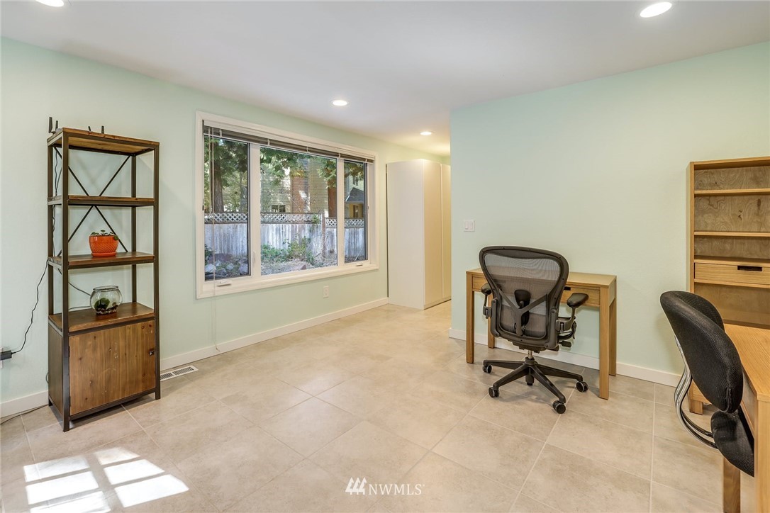 18617 129th Avenue Northeast Bothell, WA 98011 - Photo 15 of 40 Gallery Image 15