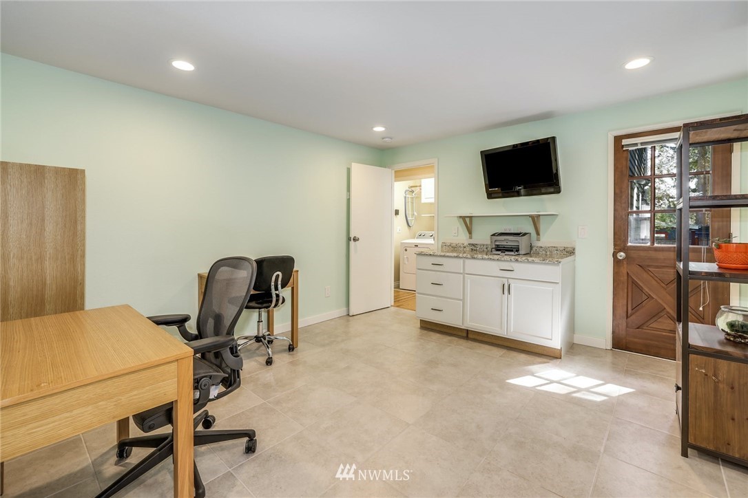 18617 129th Avenue Northeast Bothell, WA 98011 - Photo 16 of 40 Gallery Image 16