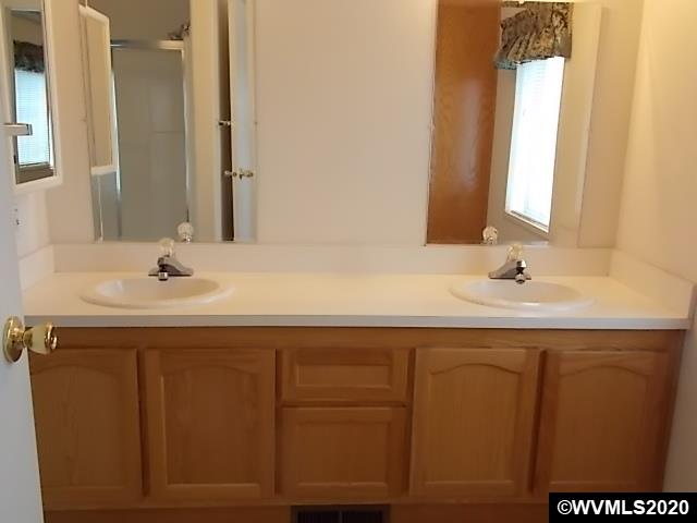5422 Portland Road Northeast, Unit 16 Salem, OR 97305 - Photo 9 of 11