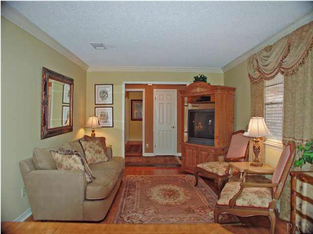 121 Dean Road Pensacola, FL 32503 - Photo 3 of 17 Gallery Image 3