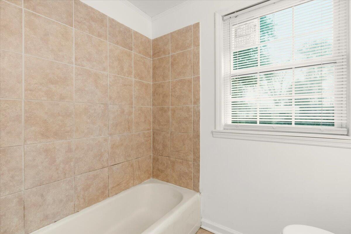 521 Rachael Street Augusta, GA 30901 - Photo 19 of 25 19-Full Bathroom