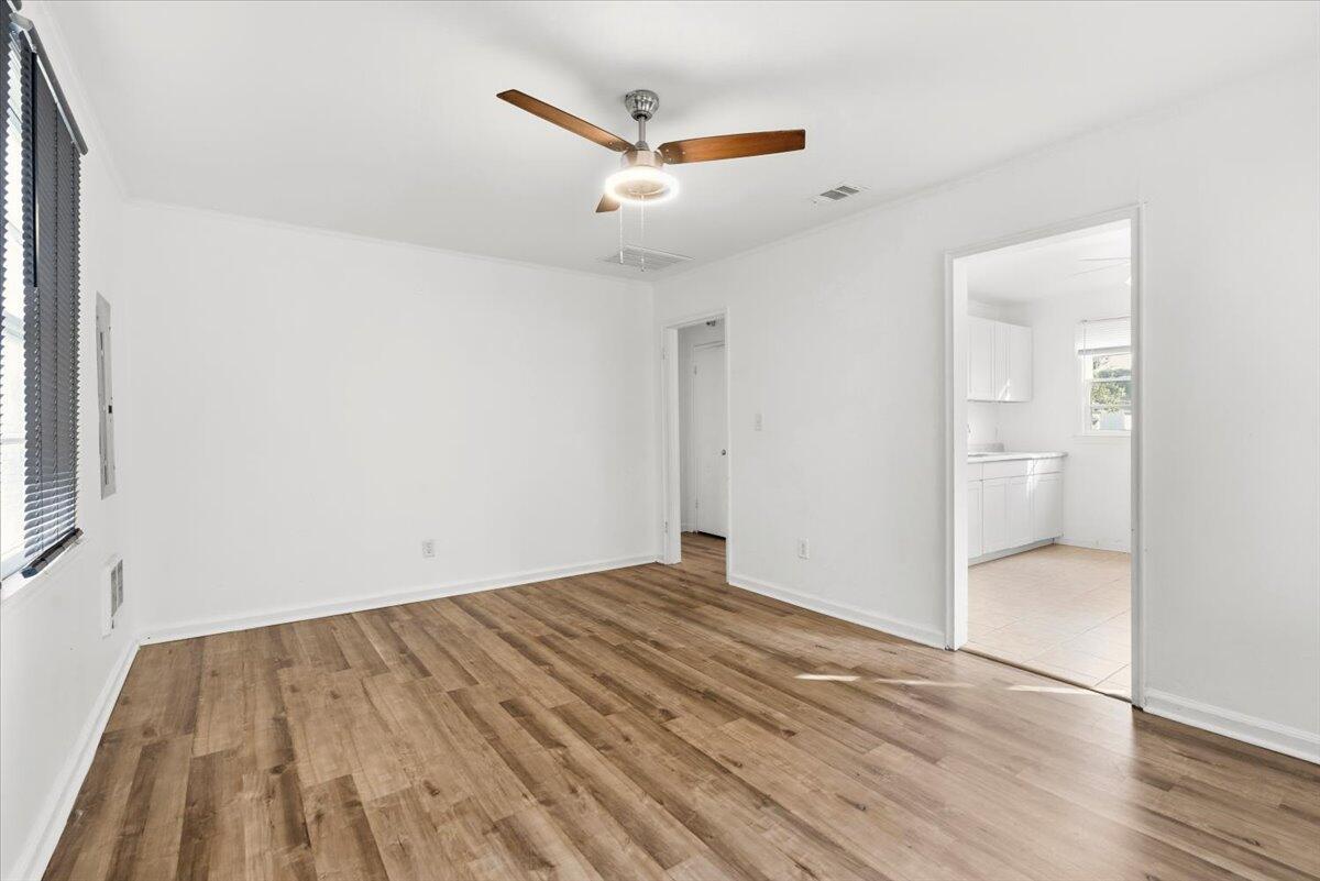 521 Rachael Street Augusta, GA 30901 - Photo 8 of 25 06-Living Room