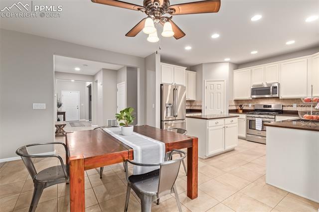 914 Spectrum Loop Colorado Springs, CO 80921 - Photo 7 of 40