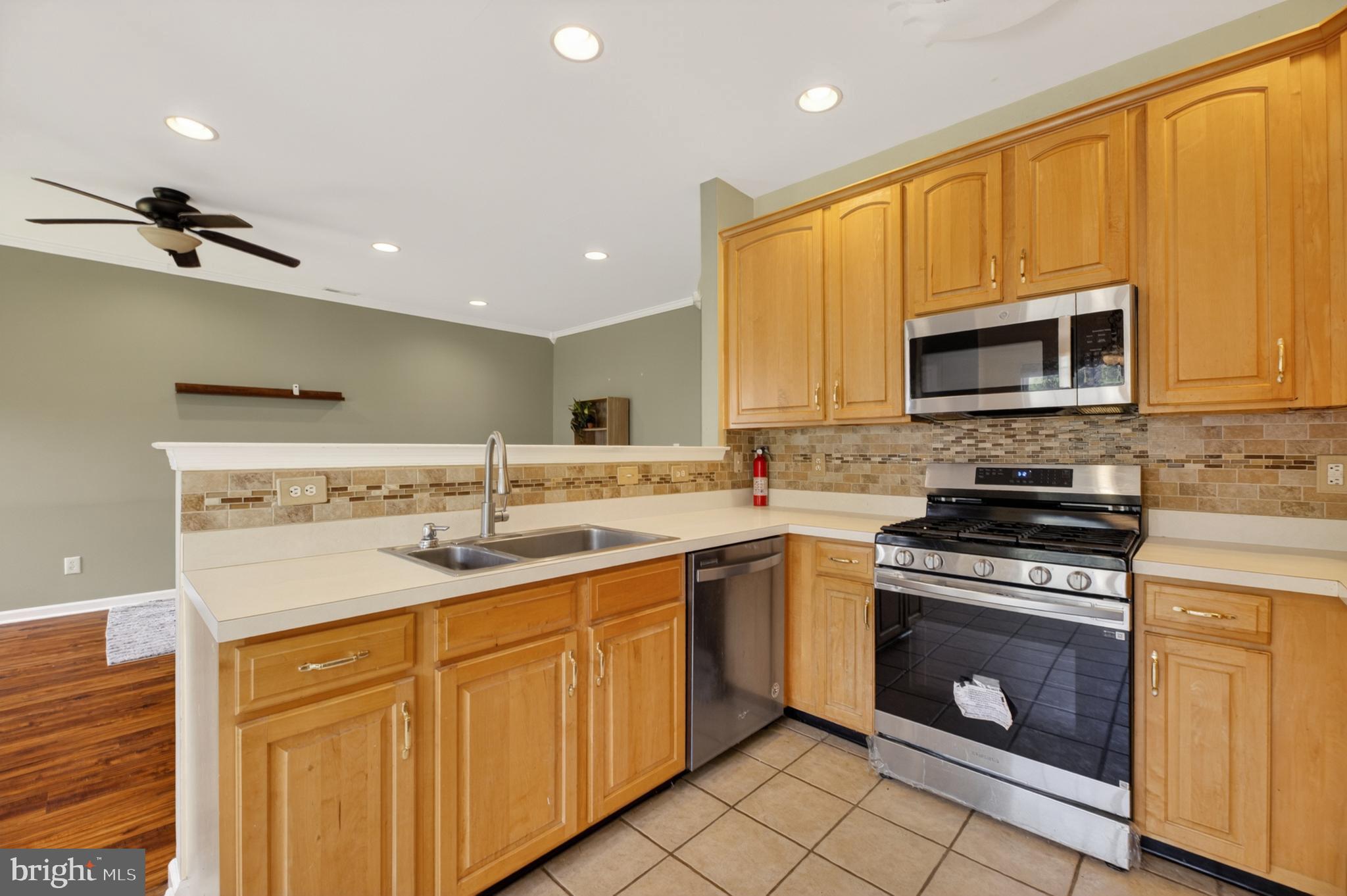 25 Sandstone Road East Windsor, NJ 08520 - Photo 9 of 30