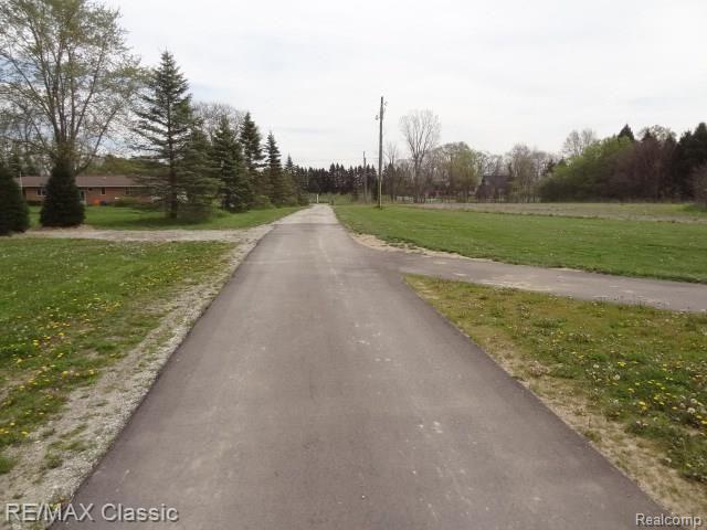 9215 Currie Road Northville, MI 48167 - Photo 2 of 20 DSC02795.JPG