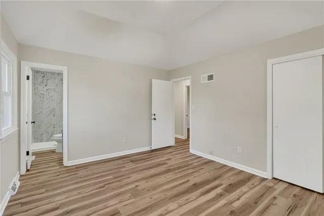 $299,500 | 9825 Potter Circle, Kansas City, MO 64134