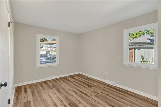 $299,500 | 9825 Potter Circle, Kansas City, MO 64134