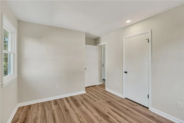 $299,500 | 9825 Potter Circle, Kansas City, MO 64134