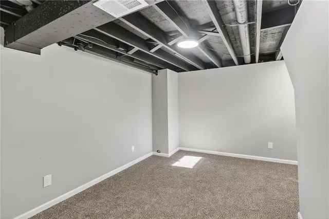 $299,500 | 9825 Potter Circle, Kansas City, MO 64134