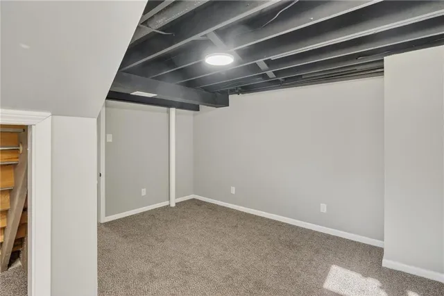 $299,500 | 9825 Potter Circle, Kansas City, MO 64134