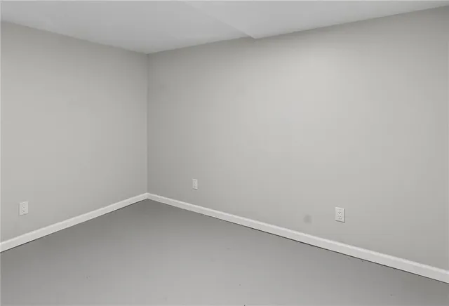 $299,500 | 9825 Potter Circle, Kansas City, MO 64134