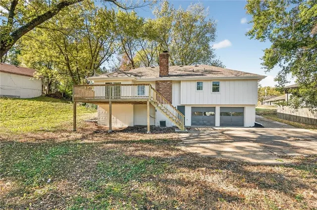 $299,500 | 9825 Potter Circle, Kansas City, MO 64134