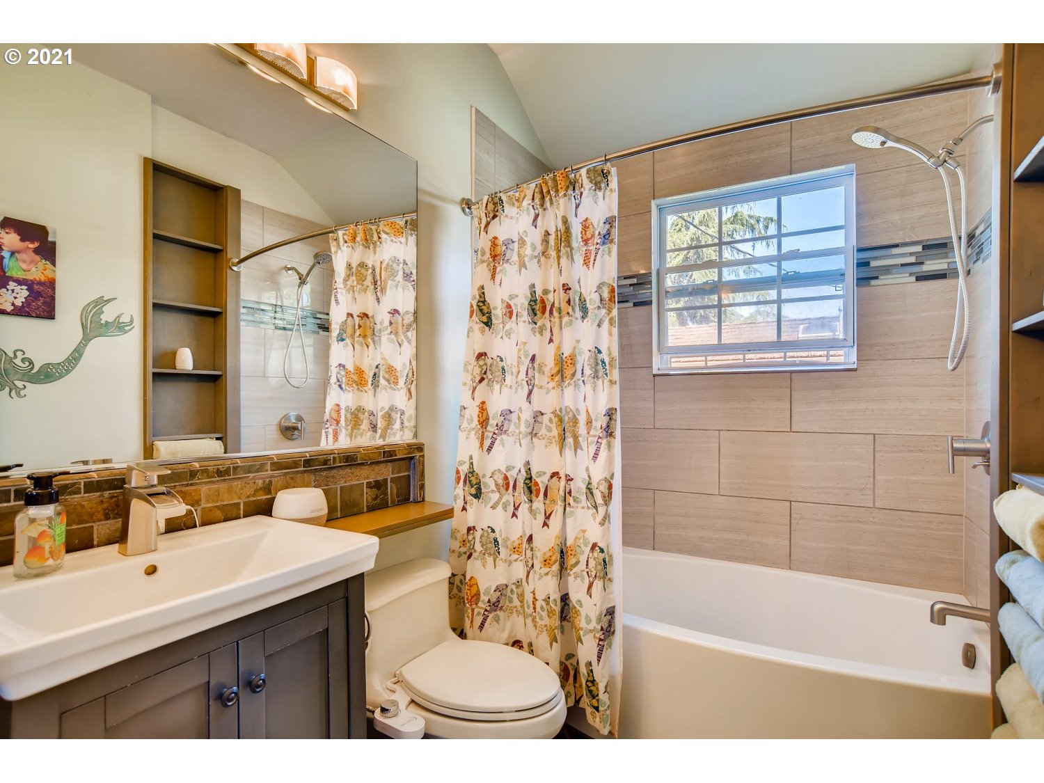15610 South Springwater Road Oregon City, OR 97045 - Photo 14 of 28 Bathroom