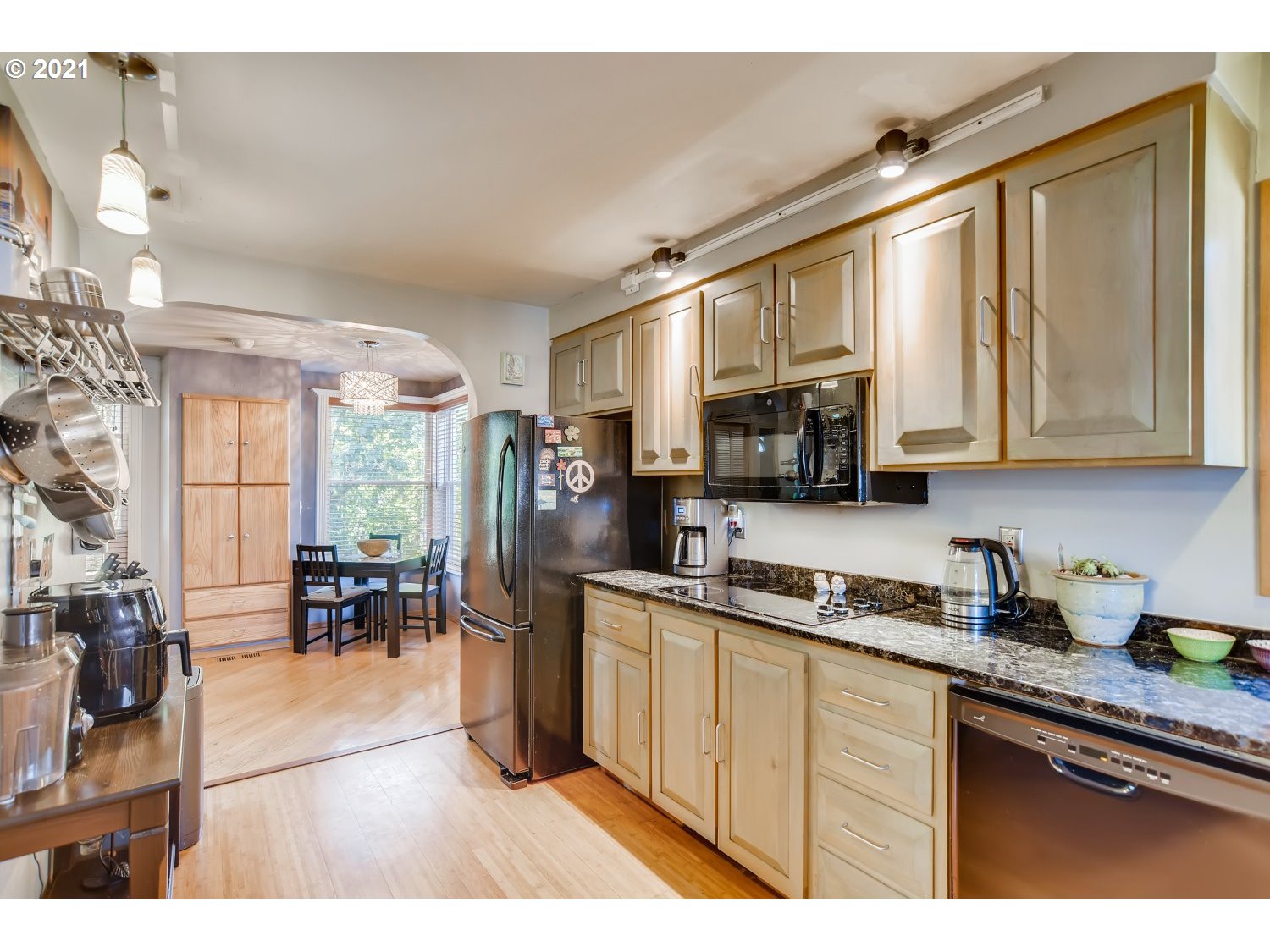 15610 South Springwater Road Oregon City, OR 97045 - Photo 8 of 28 Kitchen/Dining Room
