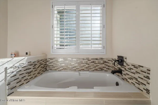 $1,395,000 | 2918 East Point Hayden Drive, Hayden, ID 83835