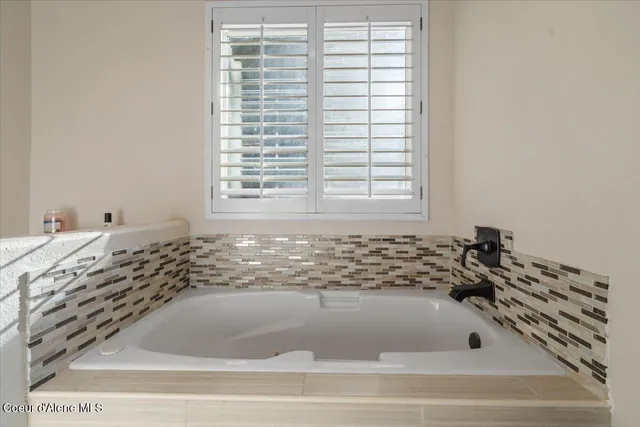 $1,395,000 | 2918 East Point Hayden Drive, Hayden, ID 83835