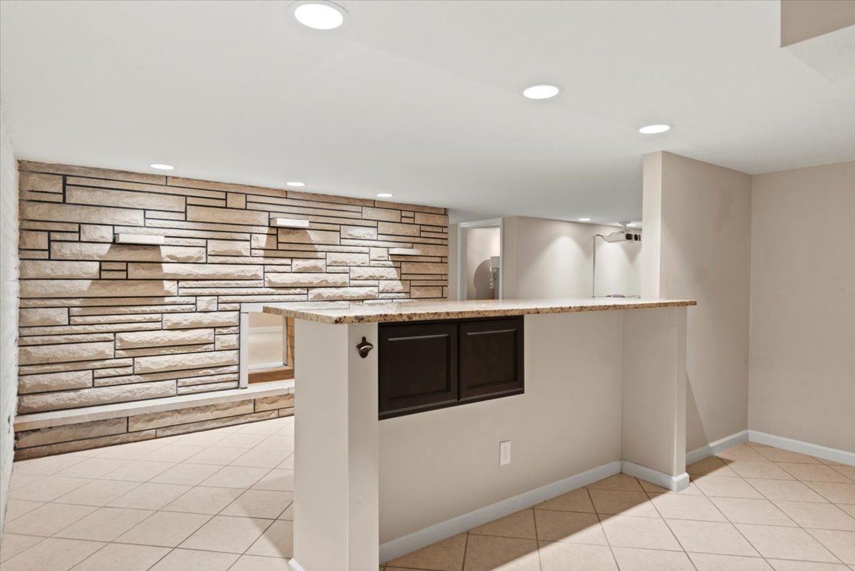 15 Mesa Road Springfield, IL 62702 - Photo 29 of 42 a view of a refrigerator and window