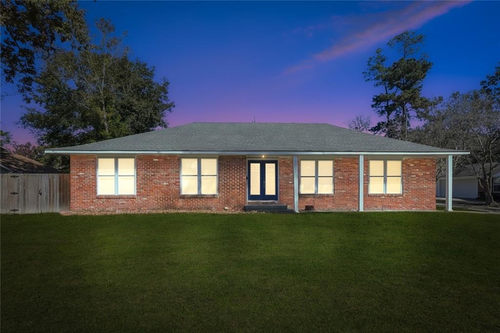 208 Country Club Boulevard Slidell, LA 70458 - Photo 2 of 18