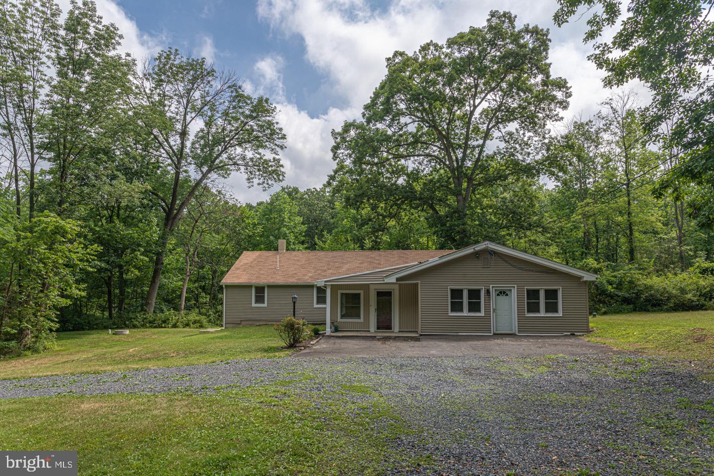 29 Knuckles Road Green Lane, PA 18054 - Photo 1 of 33