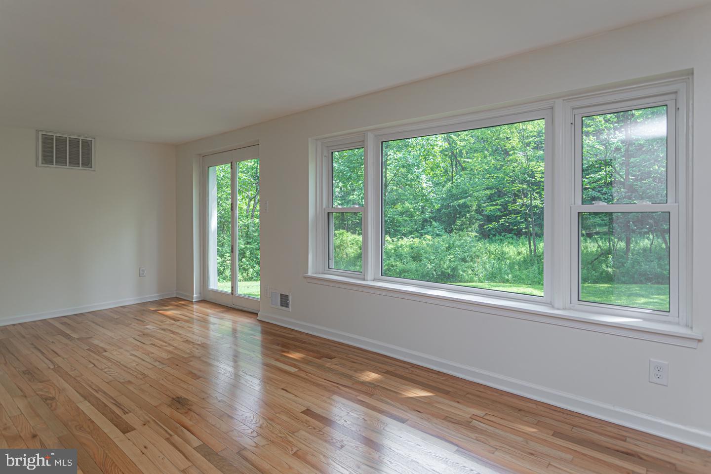29 Knuckles Road Green Lane, PA 18054 - Photo 14 of 33 Family Room off Kitchen with gorgeous H/W floors