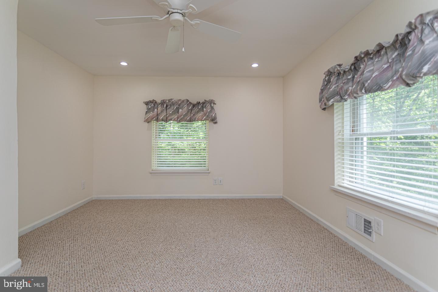 29 Knuckles Road Green Lane, PA 18054 - Photo 19 of 33