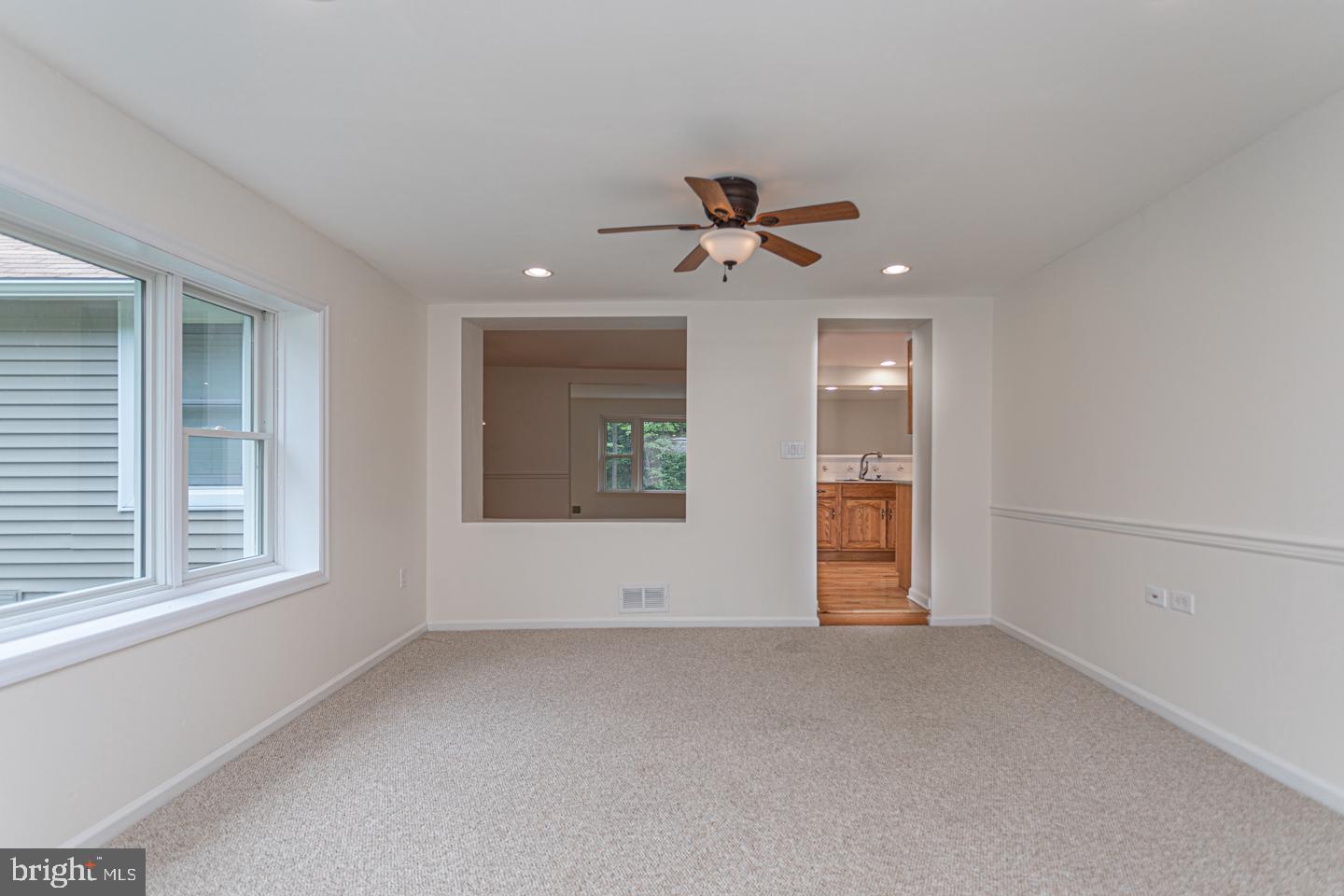 29 Knuckles Road Green Lane, PA 18054 - Photo 4 of 33