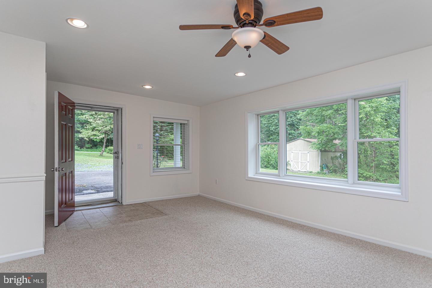 29 Knuckles Road Green Lane, PA 18054 - Photo 5 of 33