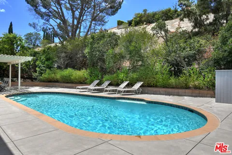$1,549,000 | 6041 Ellenview Avenue, Woodland Hills, CA 91367