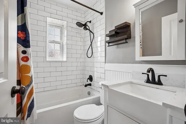 $2,950 | 820 South Washington Street, Unit B, Alexandria, VA 22314