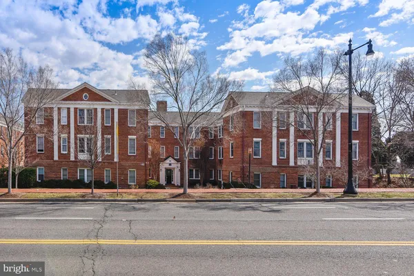 $2,950 | 820 South Washington Street, Unit B, Alexandria, VA 22314