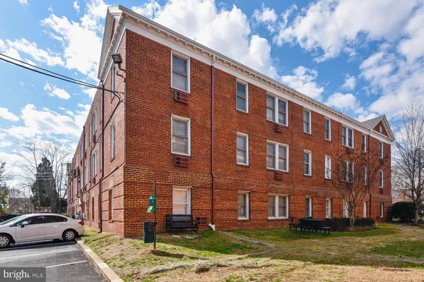 $2,950 | 820 South Washington Street, Unit B, Alexandria, VA 22314