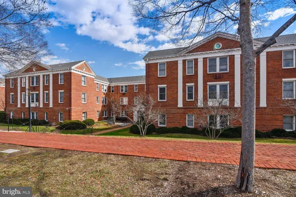 $2,950 | 820 South Washington Street, Unit B, Alexandria, VA 22314