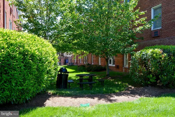 $2,950 | 820 South Washington Street, Unit B, Alexandria, VA 22314