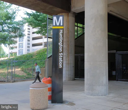 $2,950 | 820 South Washington Street, Unit B, Alexandria, VA 22314