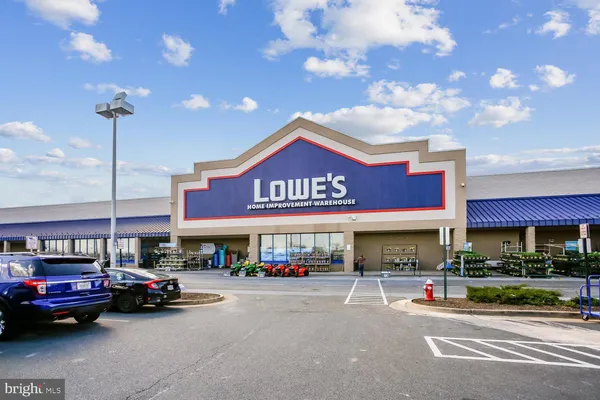 $2,950 | 820 South Washington Street, Unit B, Alexandria, VA 22314