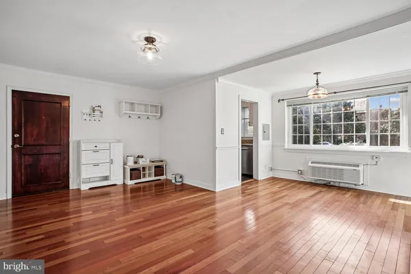 $2,950 | 820 South Washington Street, Unit B, Alexandria, VA 22314