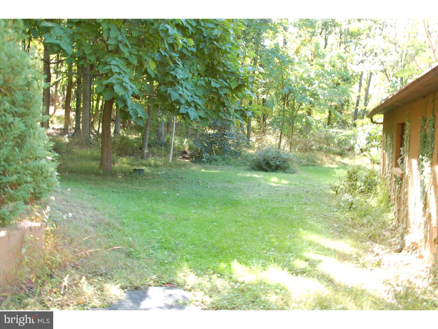 2022 McKnights Gap Road Reading, PA 19604 - Photo 4 of 19 Garden