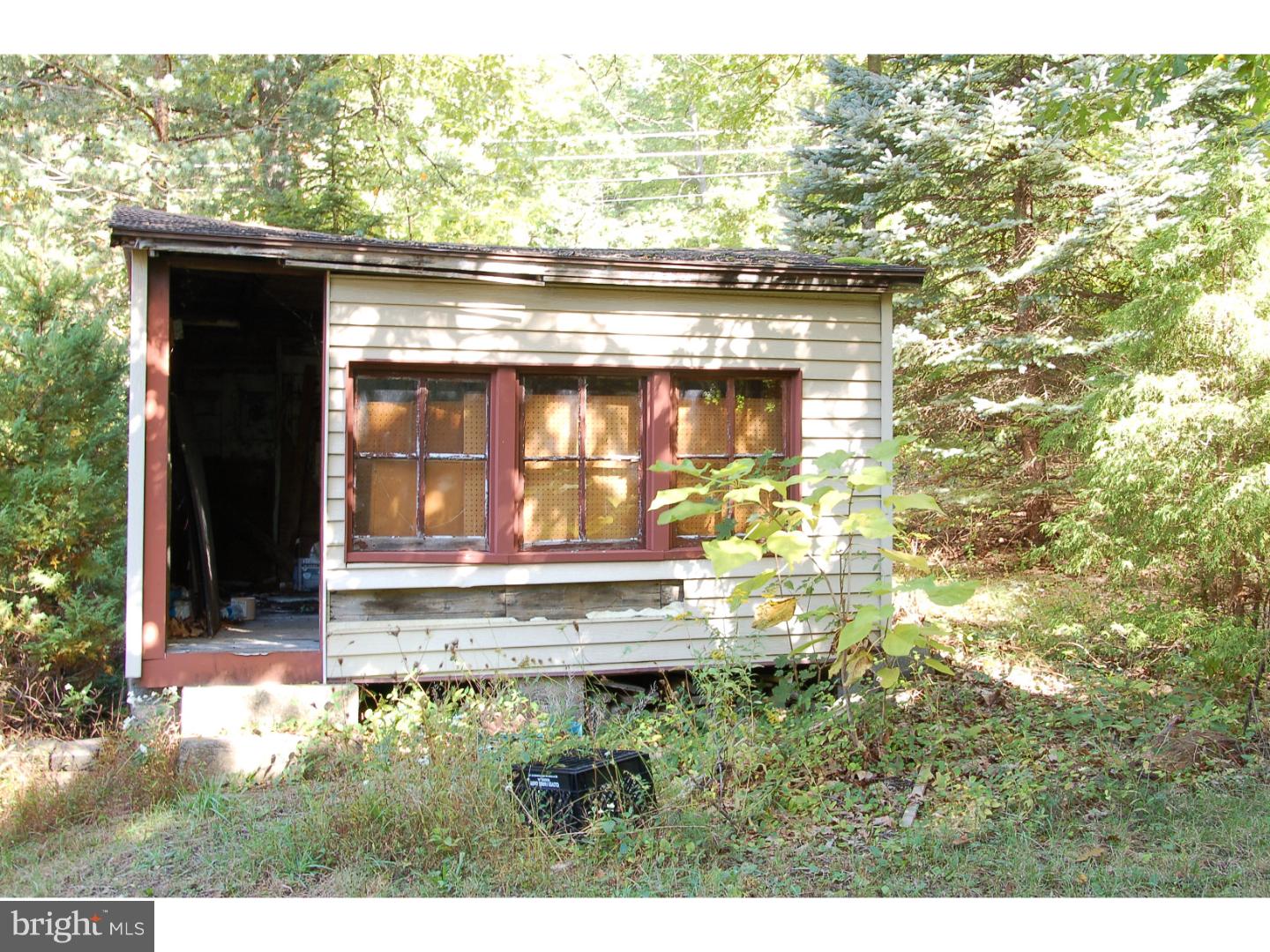 2022 McKnights Gap Road Reading, PA 19604 - Photo 8 of 19 Storage Shed