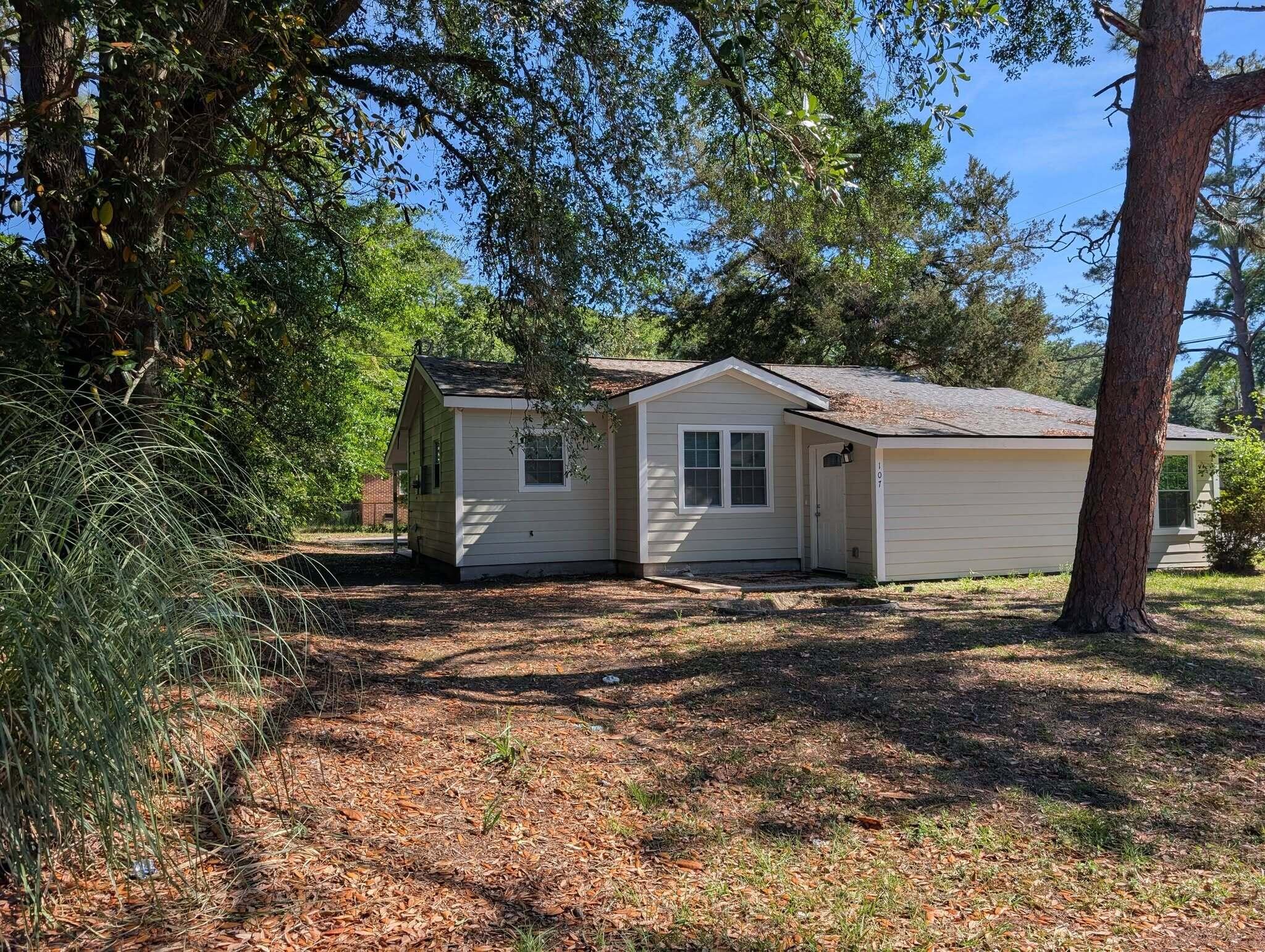 107 Converse Street Walterboro, SC 29488 - Photo 4 of 33 1075