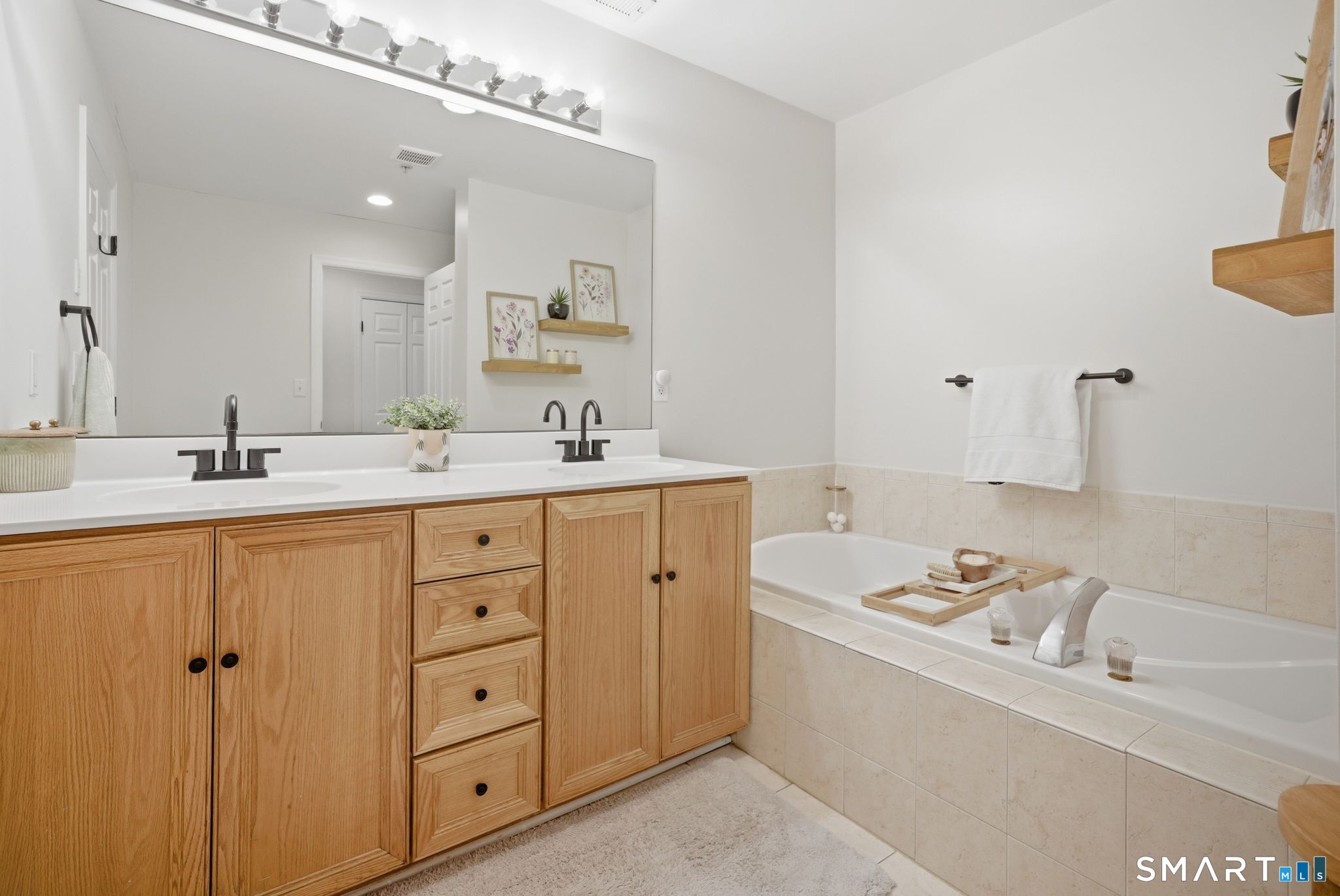 570 Danbury Road, Unit 16 Ridgefield, CT 06877 - Photo 24 of 32