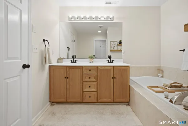 $475,000 | 570 Danbury Road, Unit 16, Ridgefield, CT 06877