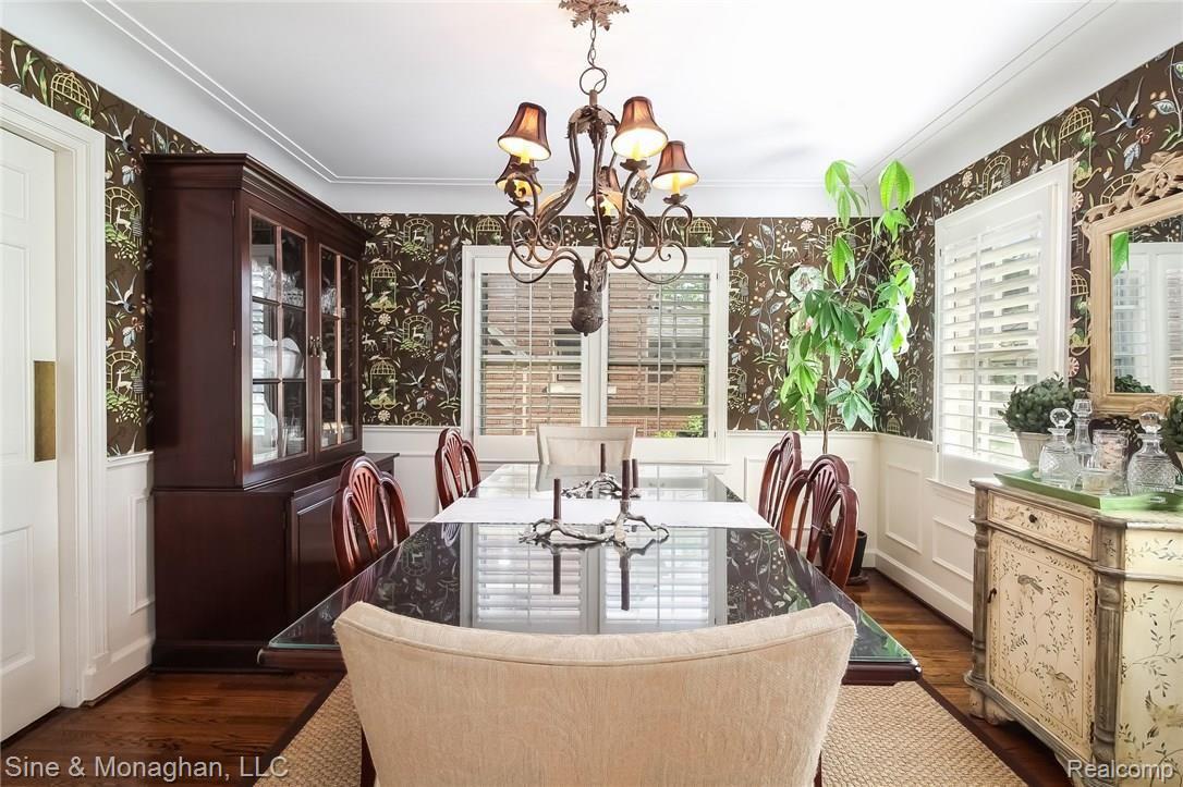 800 Washington Road Grosse Pointe, MI 48230 - Photo 11 of 43 011-Dining_Room-4214099-medium.jpg